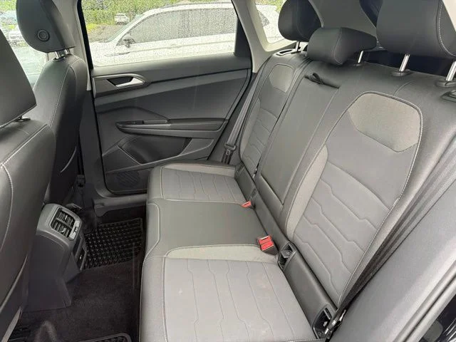 Certified Used 2025 Black Volkswagen 1.5T SE Black image 11