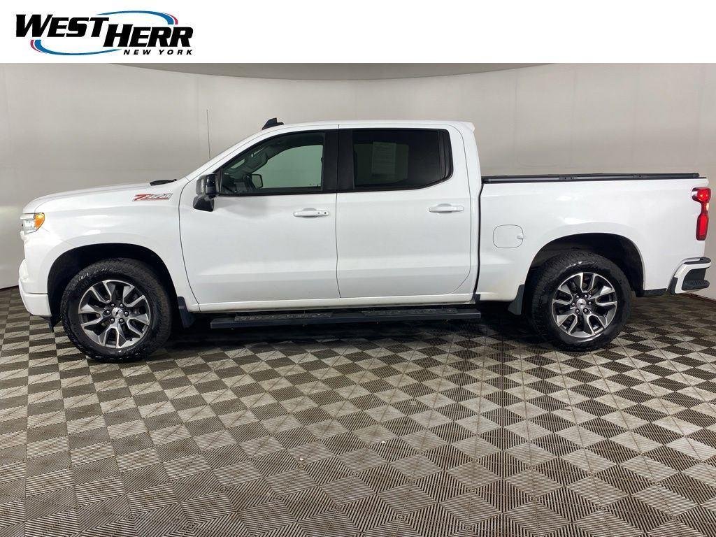 Used 2022 Summit White Chevrolet 4WD Crew Cab Short Bed RST image 21