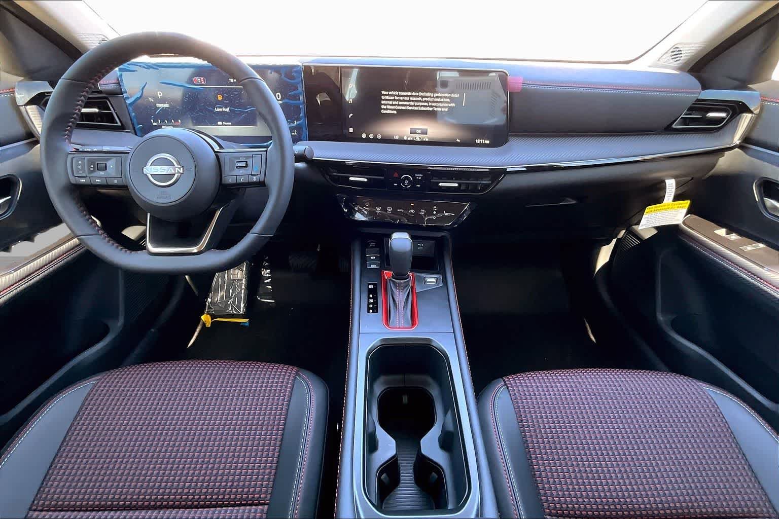 New 2026 Aspen White TriCoat / Super Black Two-tone Nissan SR image 5