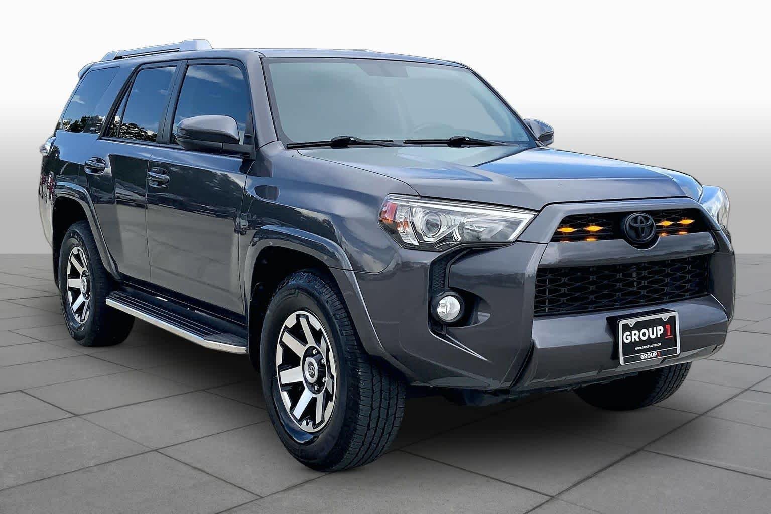 Used 2018 Magnetic Gray Metallic Toyota SR5 Premium image 3