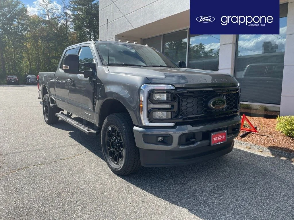 New 2026 CARBONIZED GRAY Ford Lariat image 1
