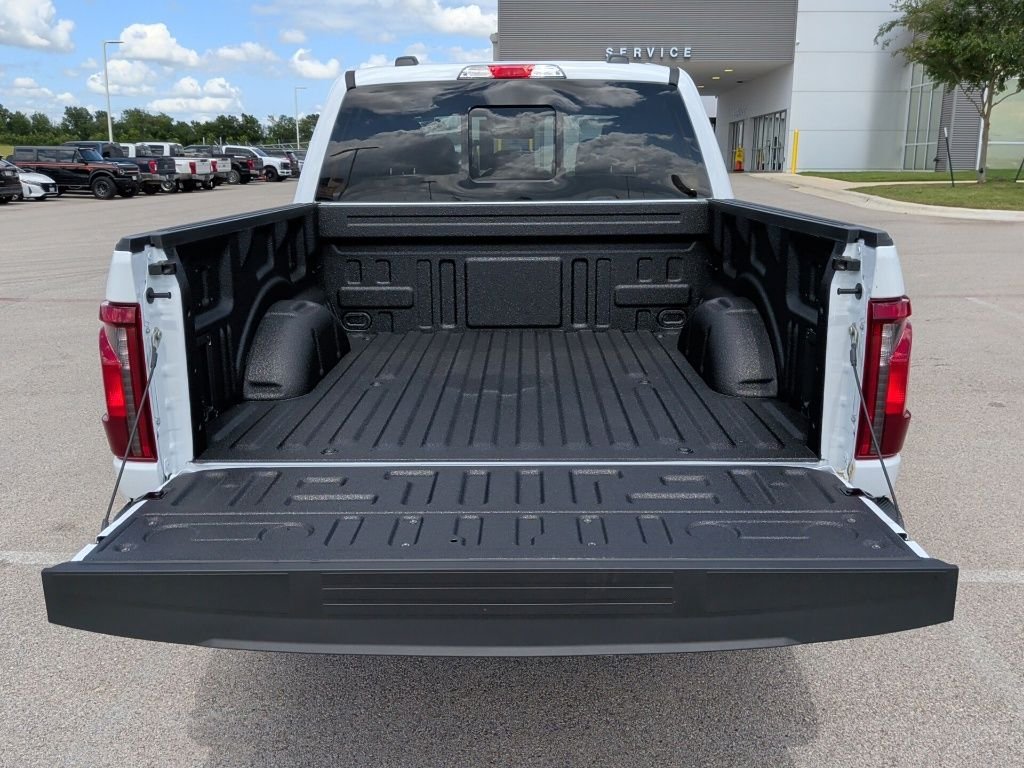 New 2026 Oxford White Ford XLT image 37