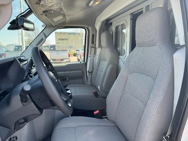 New 2026 Oxford White Ford E-350 SRW image 10