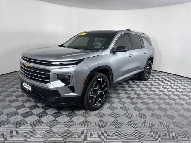 Used 2025 Sterling Gray Metallic Chevrolet High Country image 7