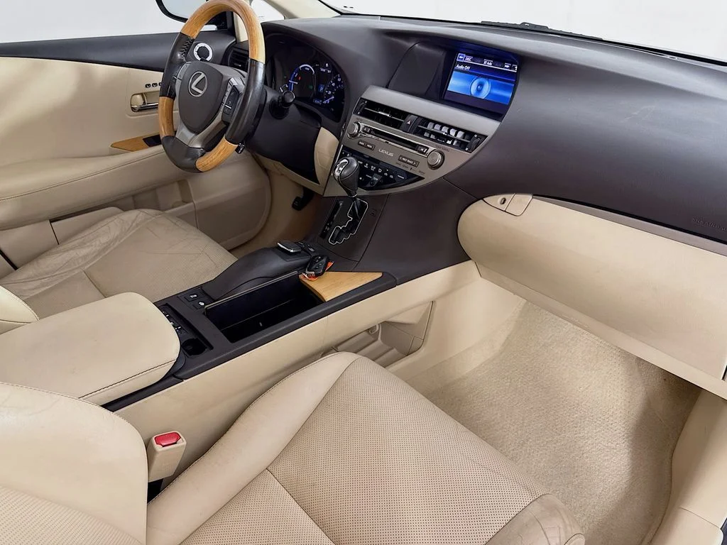 Used 2015 Black Lexus 450h image 38