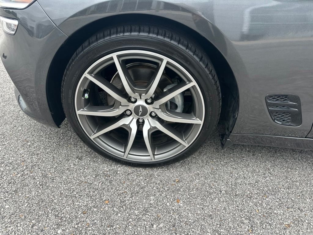 Used 2023 Makalu Gray Genesis 2.0T image 5