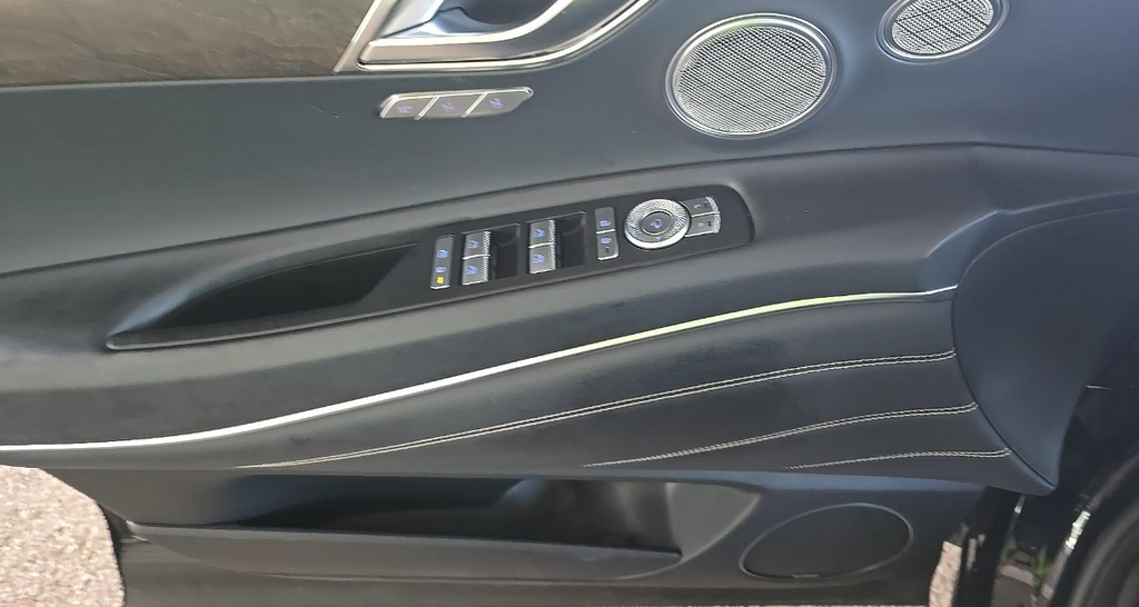 Used 2024 Black Genesis 3.5T image 4