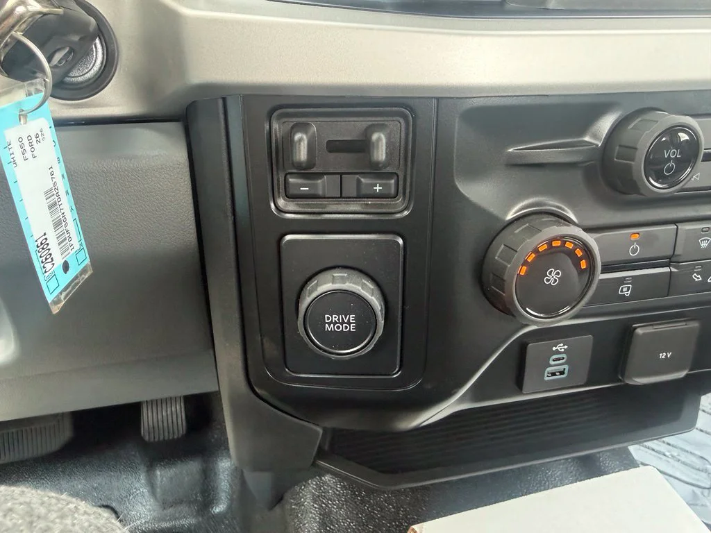 New 2026 Oxford White Ford F-550® XL image 27
