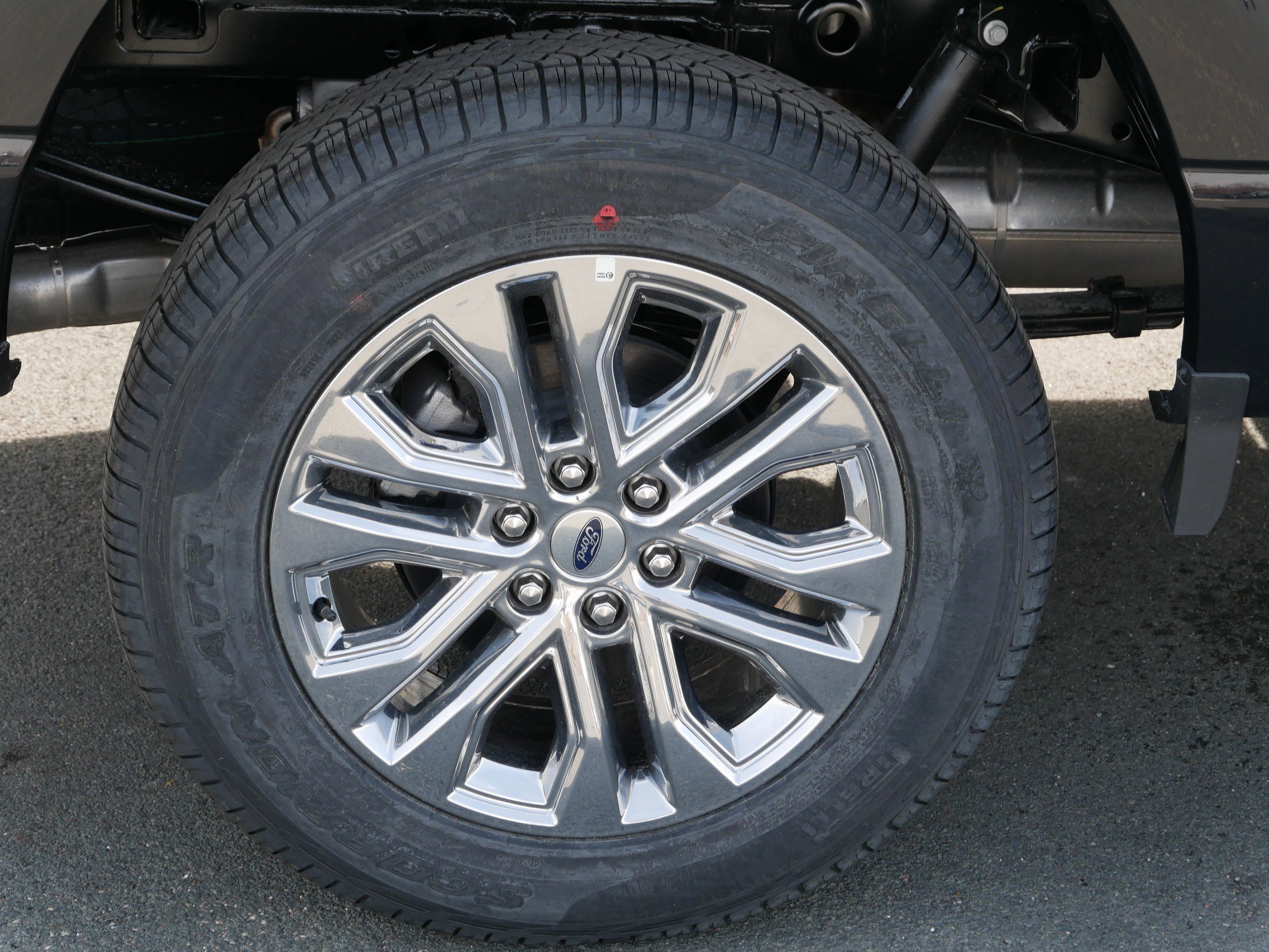 New 2026 Agate Black Metallic Ford XLT image 9