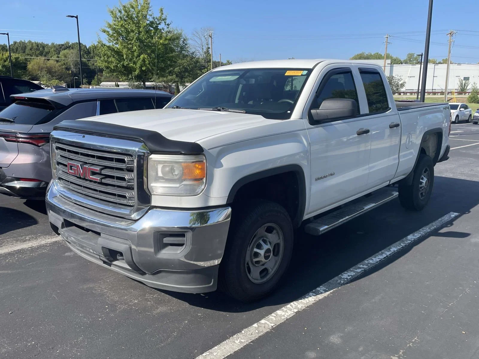 Used 2015 SUMMIT WHITE GMC  image 3