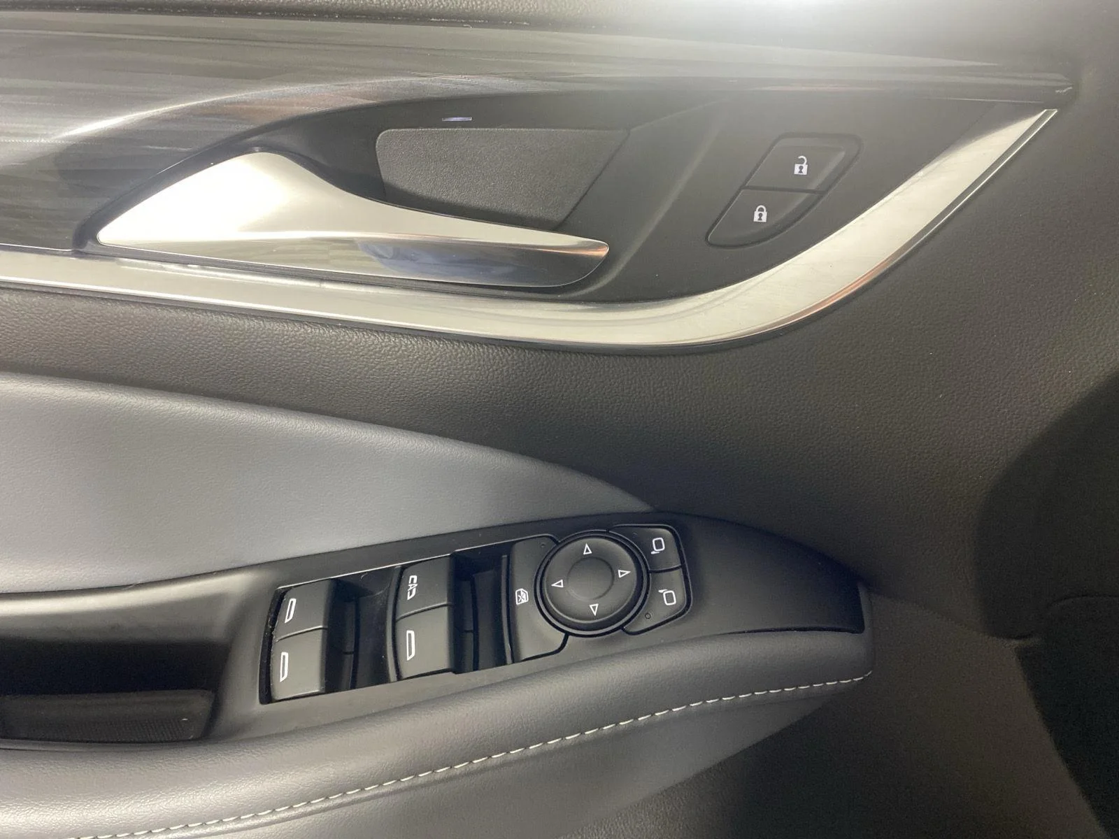 Used 2024 Ebony Twilight Metallic Buick Essence image 12