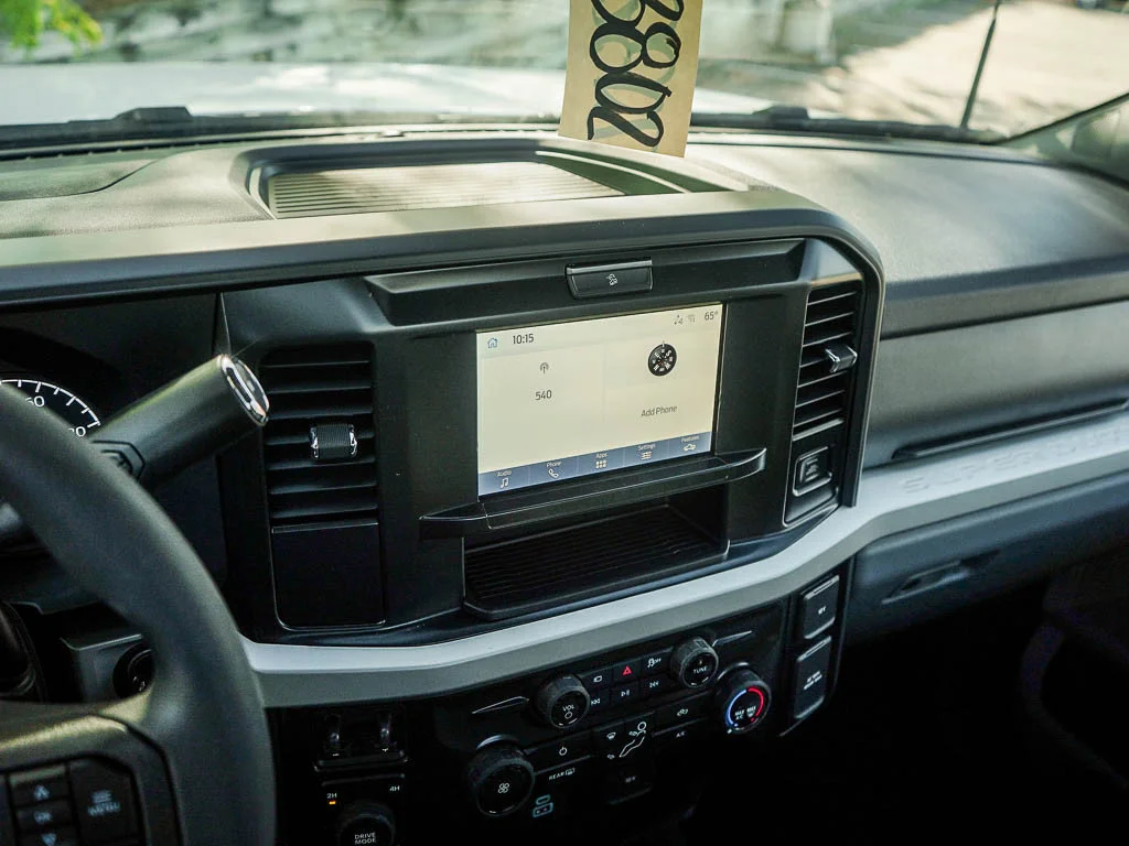New 2027 Oxford White Ford F-350® XLT image 19
