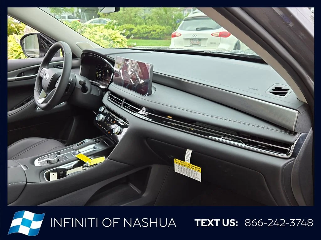 New 2027 GRAPHITE SHADOW INFINITI Luxe AWD image 17