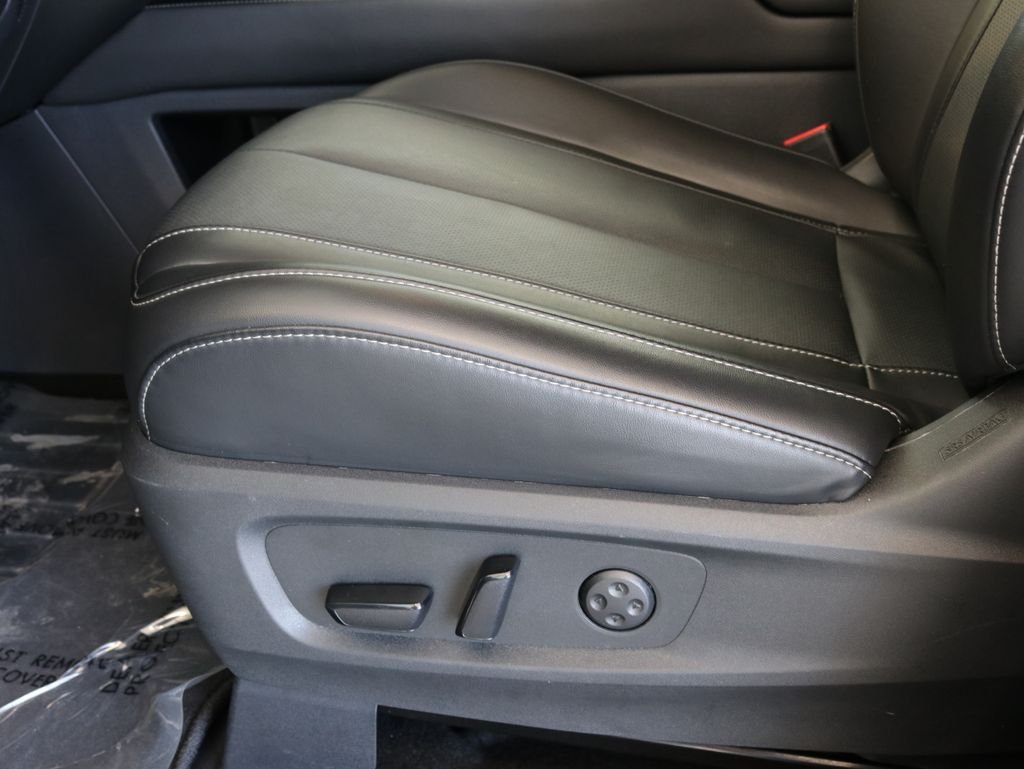 Certified Used 2025 Gray INFINITI PURE image 29