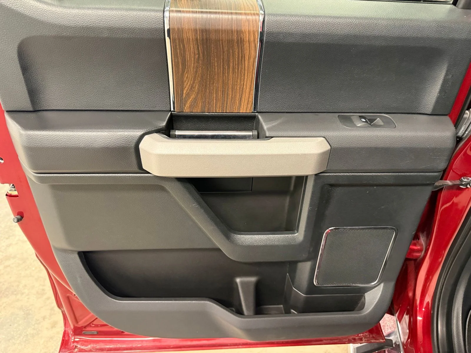 Used 2016 Red Ford Lariat image 20
