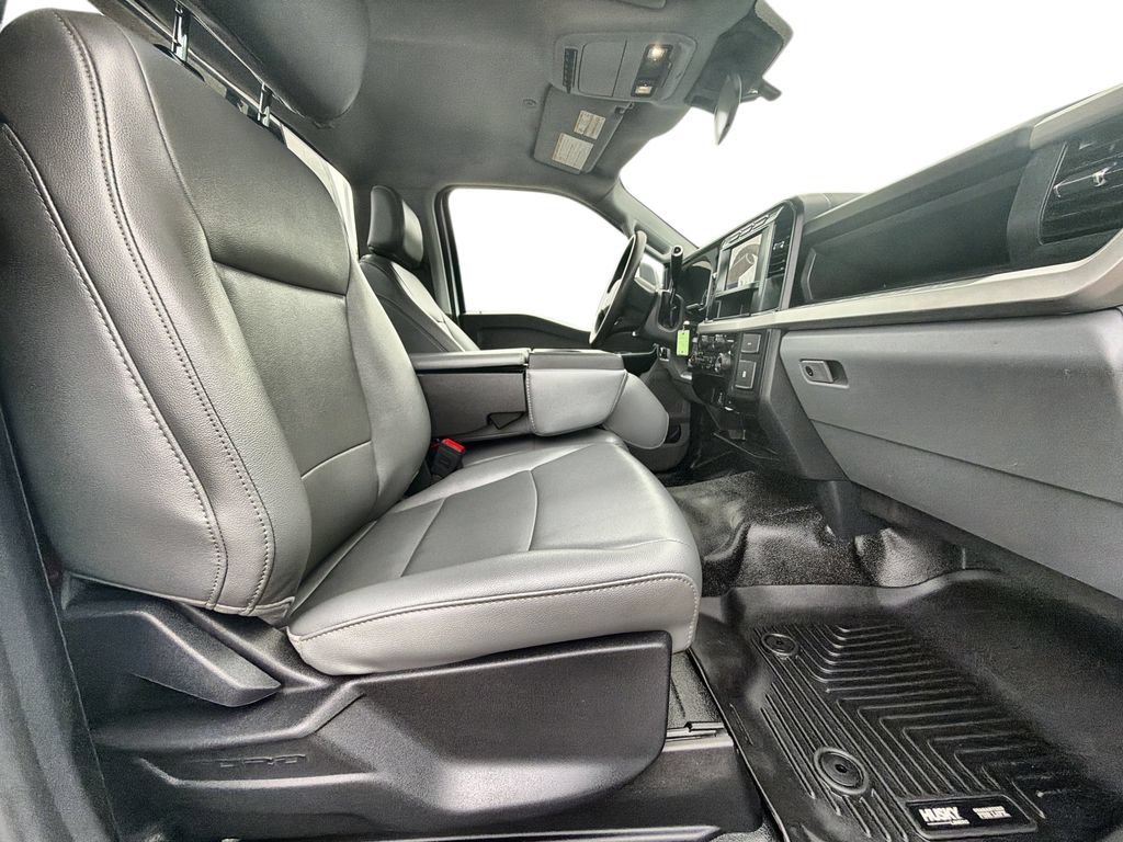Used 2024  Ford XL image 29