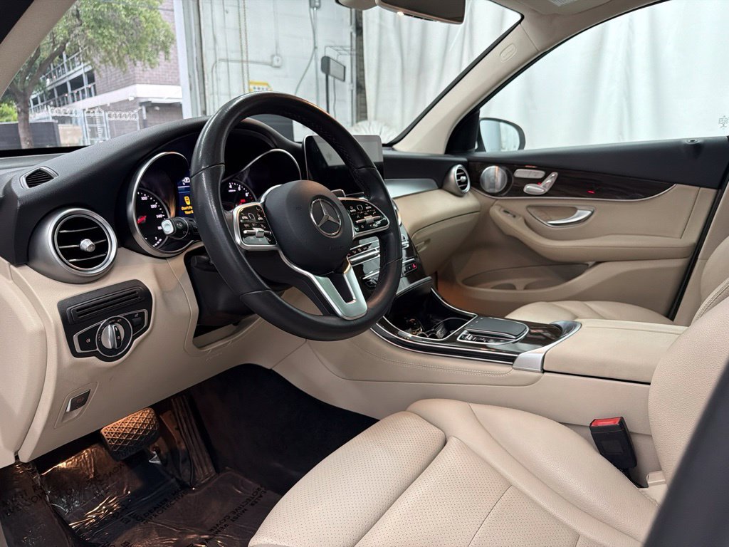 Used 2020 White Mercedes-Benz GLC 300 image 13