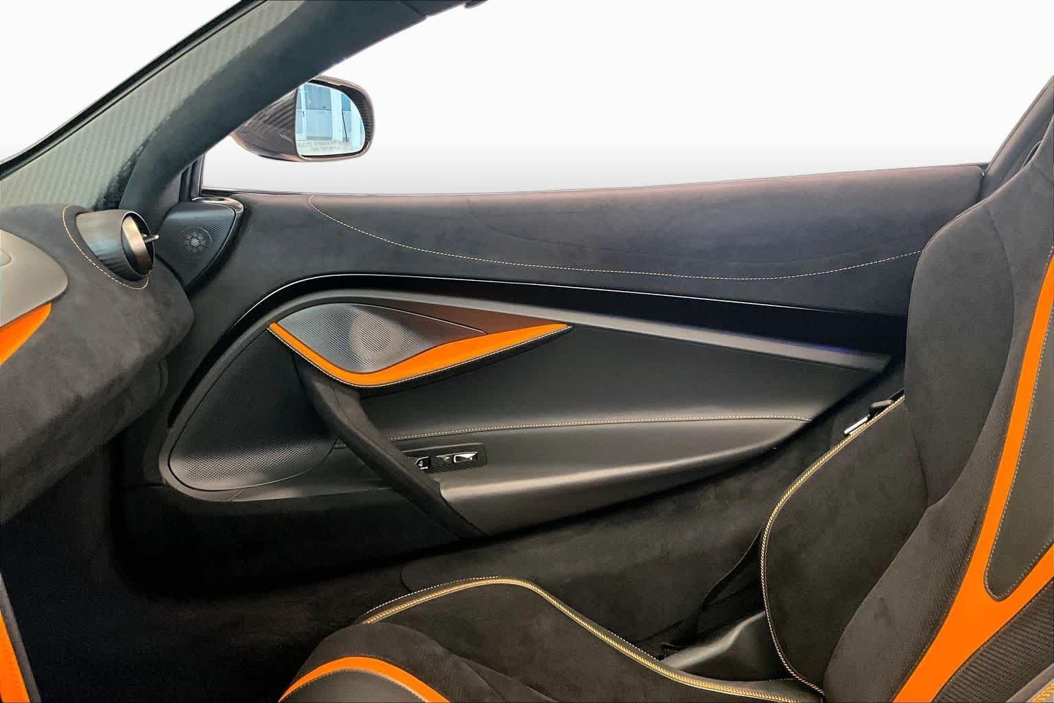 Used 2021 Ceramic Grey McLaren Performance image 18