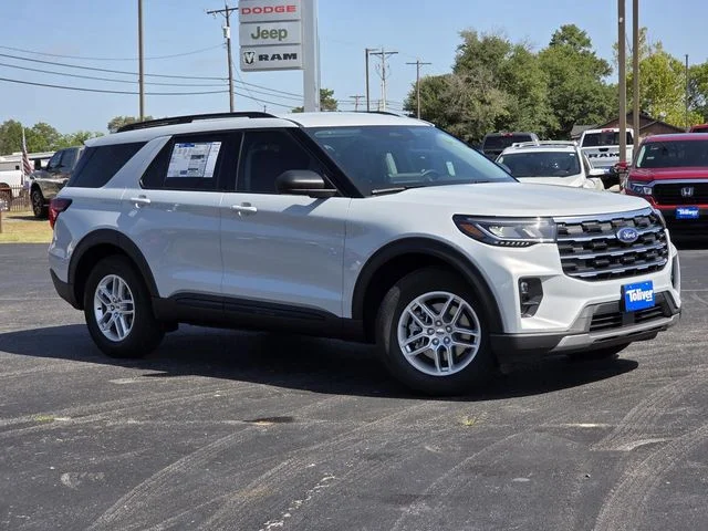 New 2026 Space White Metallic Ford Active image 2