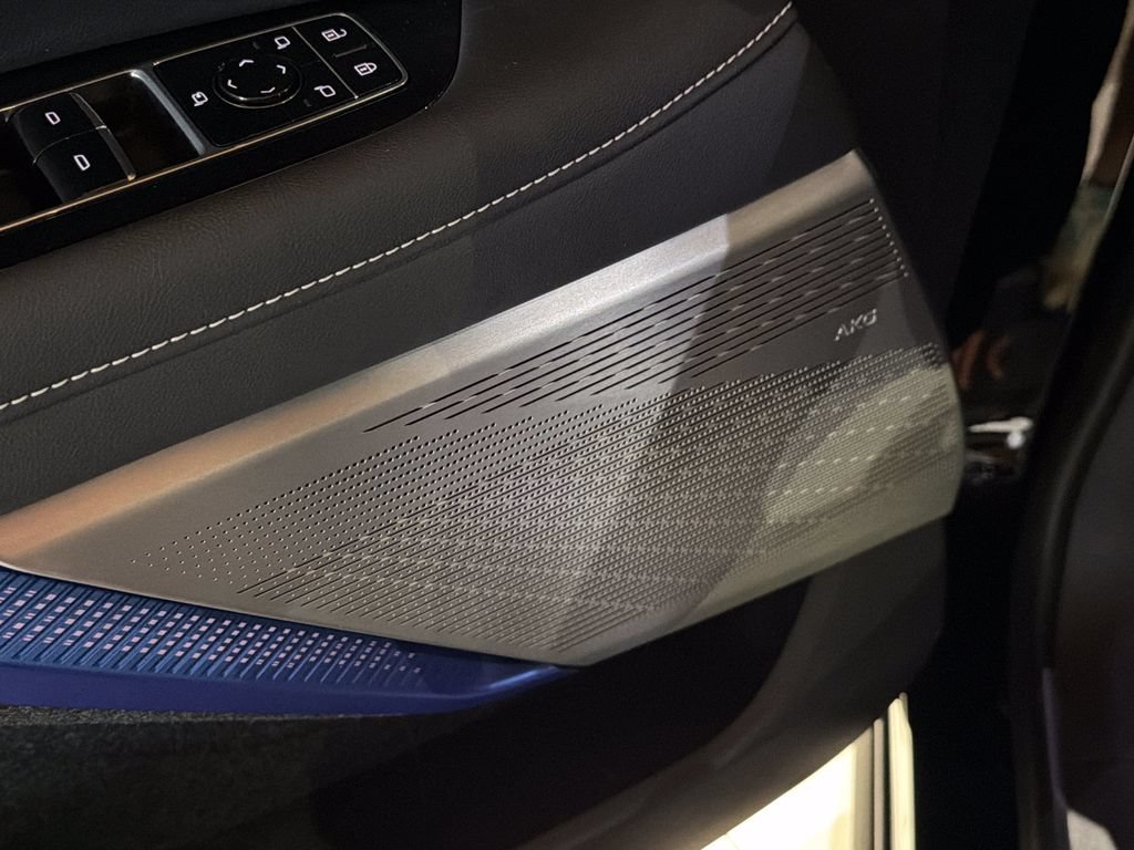 2026 Cadillac OPTIQ V-Series - Photo 17
