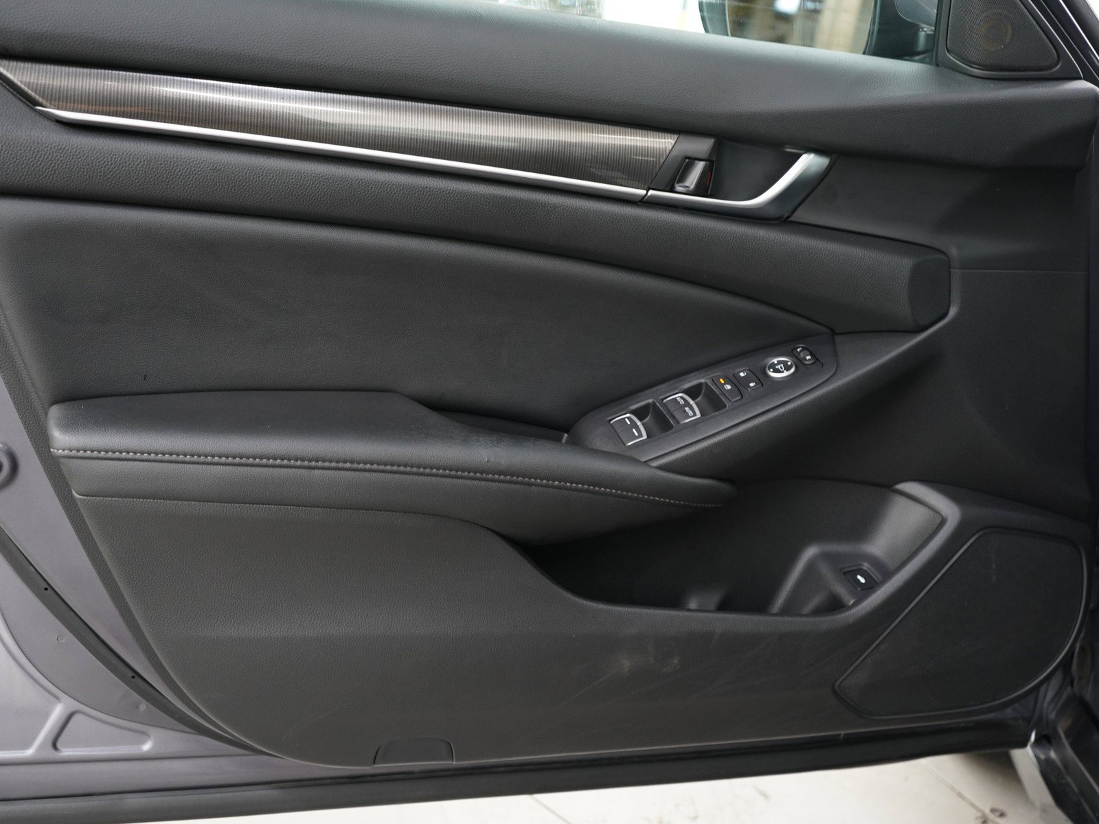Used 2019 Modern Steel Metallic Honda Sport image 17