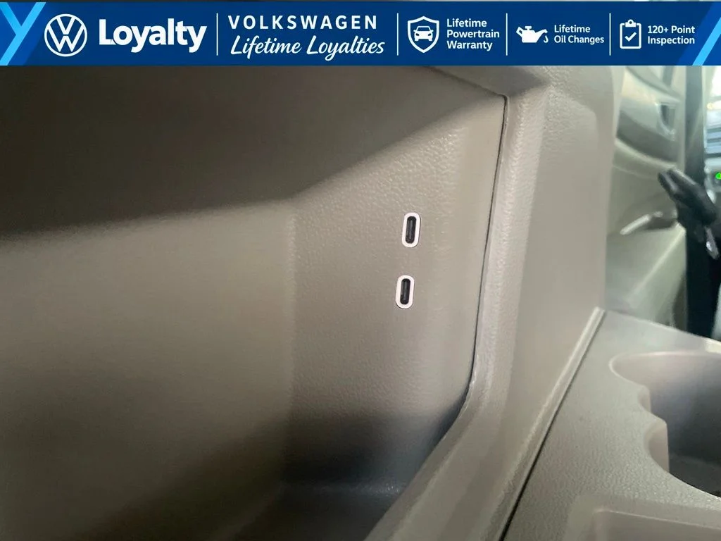 Used 2026 White/off-white Volkswagen SE image 18