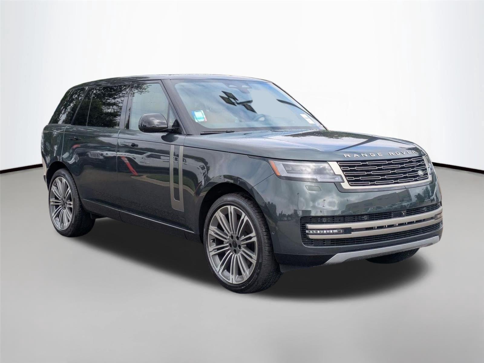 New 2026 Belgravia Green Land Rover SE image 3