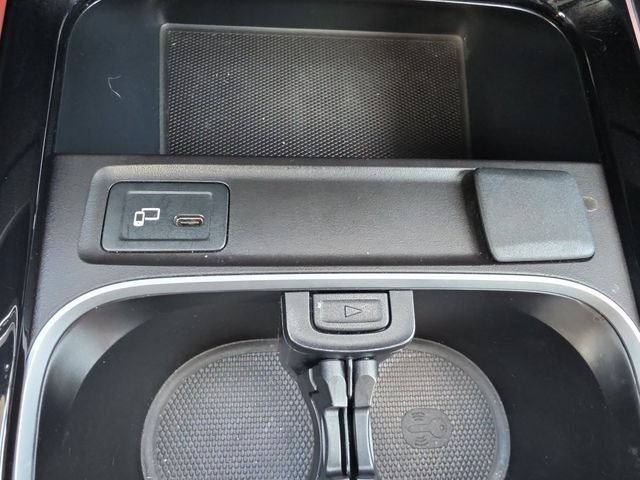 Used 2023 Black Mercedes-Benz GLB 250 image 6