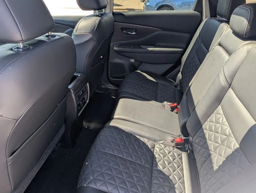 Used 2023 White Nissan Platinum image 8