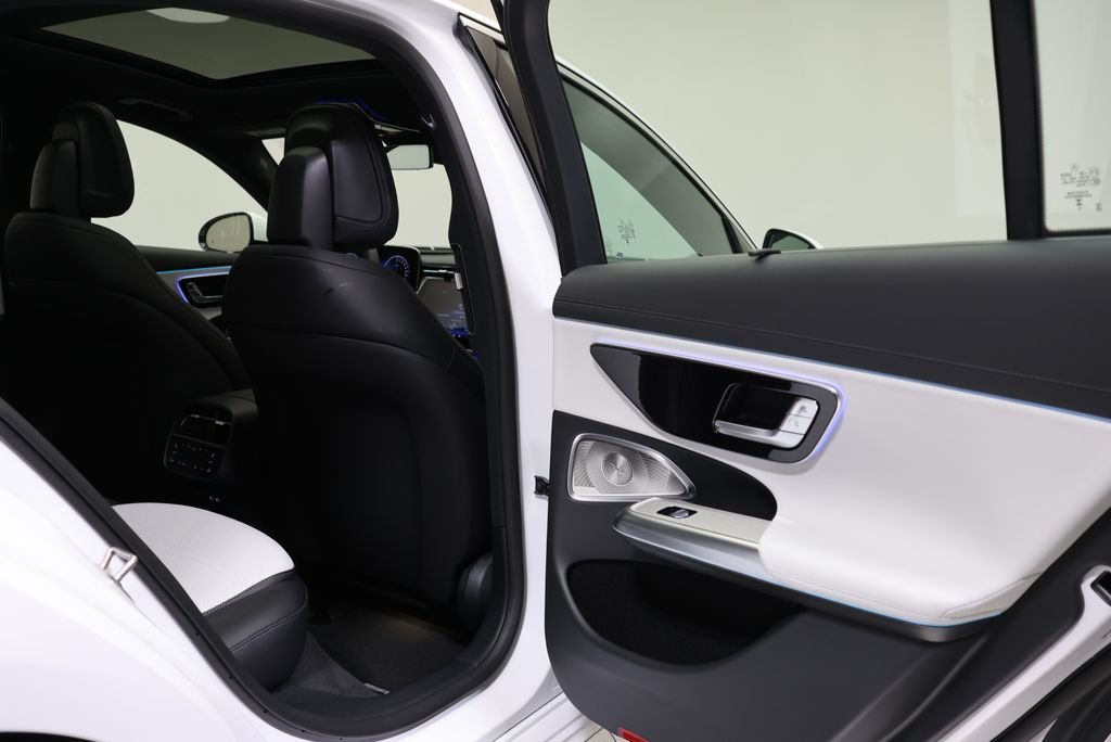 New 2027 MANUFAKTUR Moonlight White Magno Mercedes-Benz E 53 AMG® image 53
