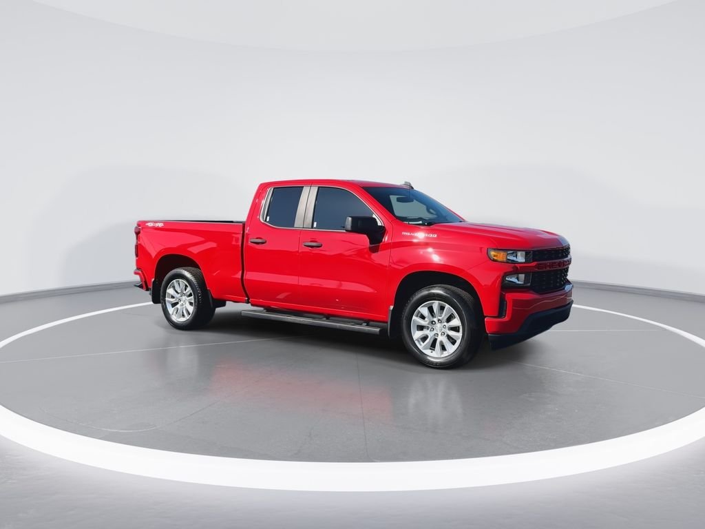 Used 2021 Red Chevrolet Custom image 2