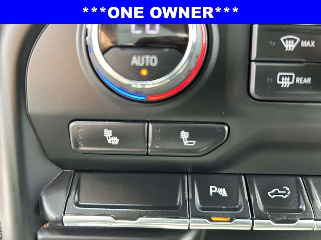 Used 2022 Silver Ice Metallic Chevrolet LT image 19