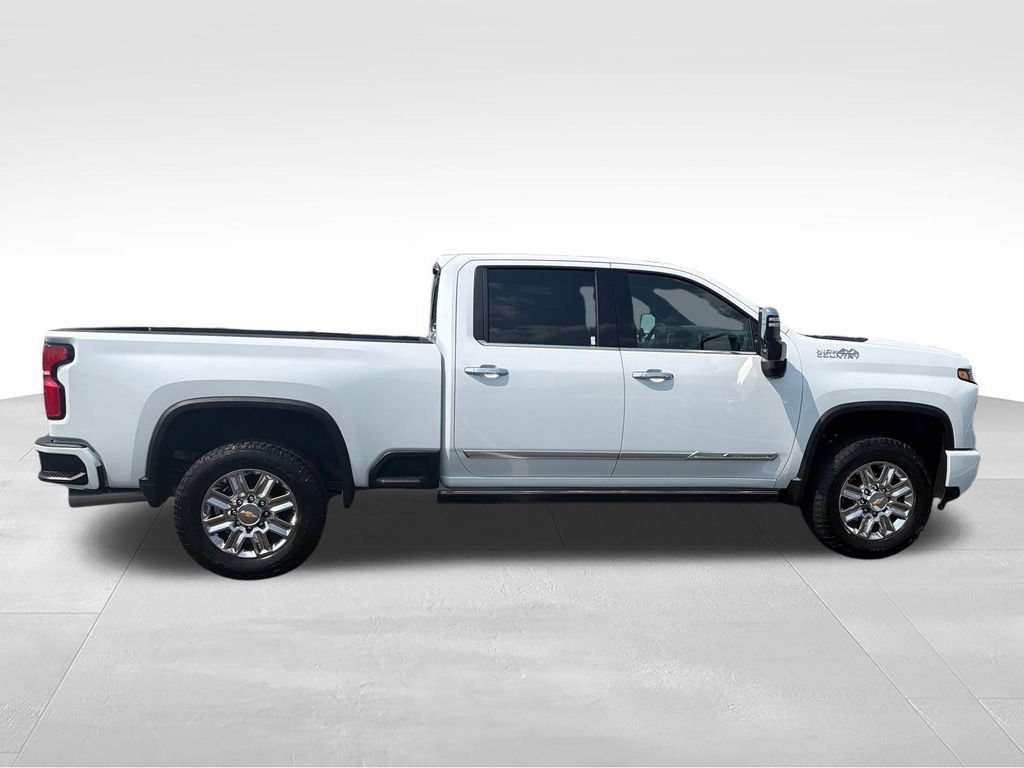 Used 2026 Polar White Tricoat Chevrolet High Country image 6