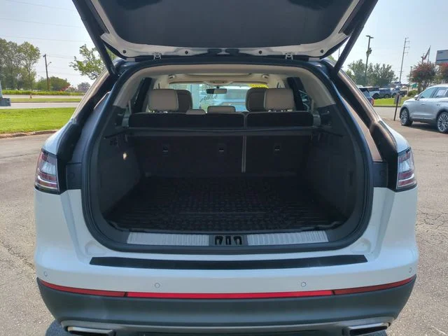 Used 2020 White Lincoln Reserve image 31