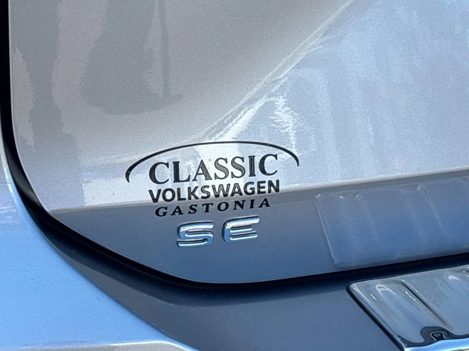New 2026 pyrite silver metallic Volkswagen SE image 11