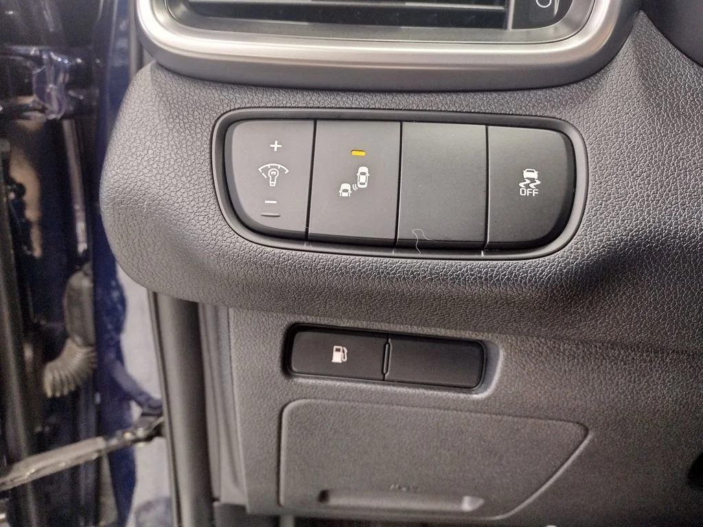 Used 2020 Blue Kia S image 21