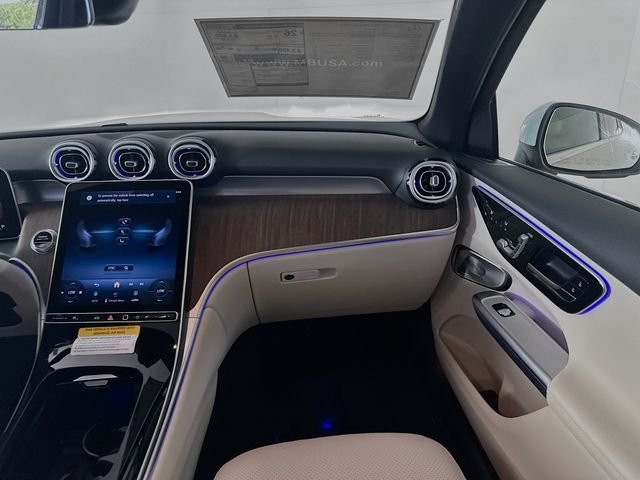 New 2026 Polar White Mercedes-Benz GLC 300 image 24