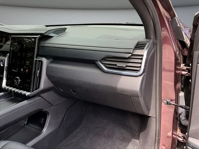Certified Used 2026 Crystal Metallic GMC Elevation image 27