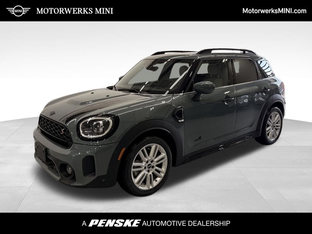 Used 2024 Green MINI  image 1