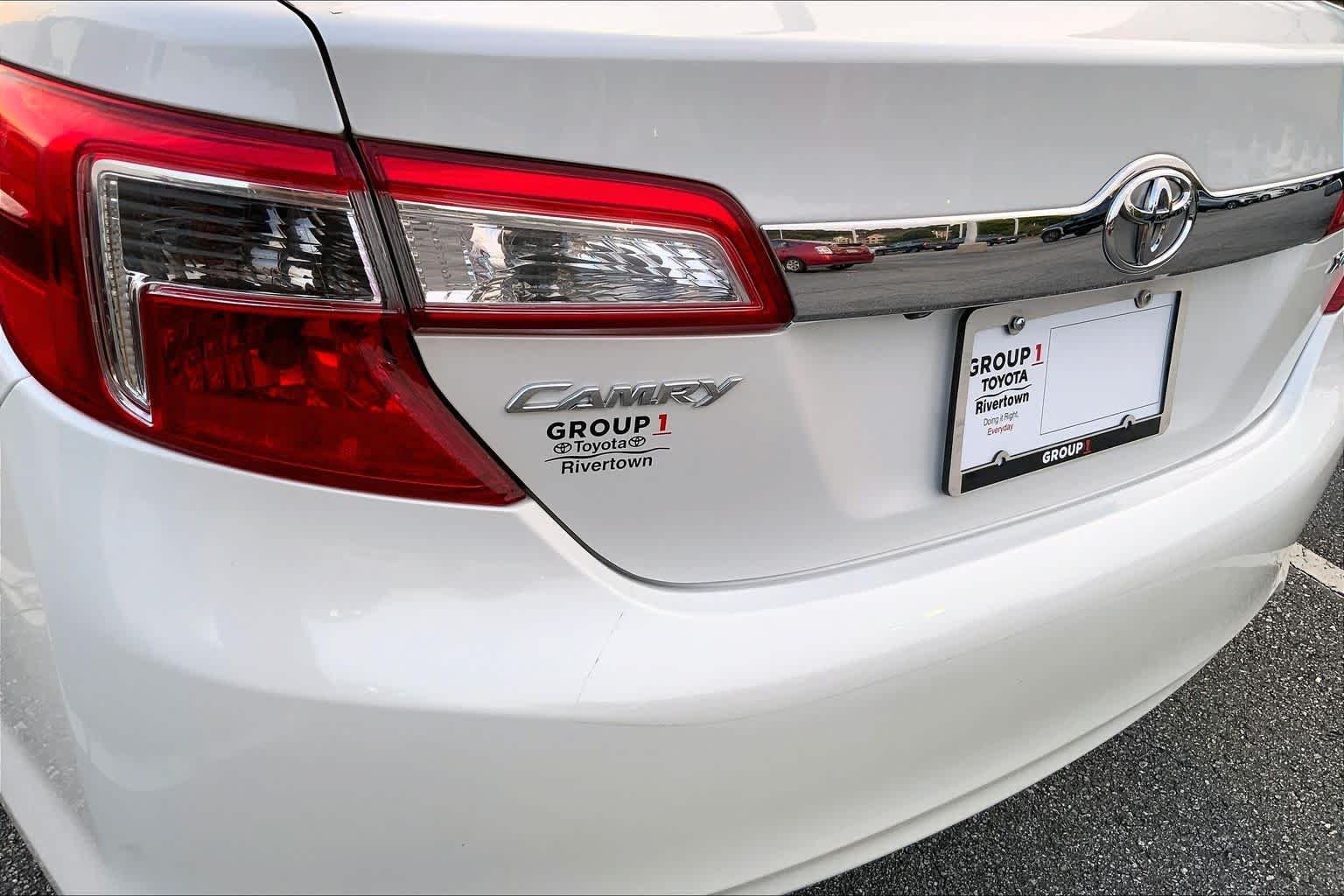 Used 2014 Blizzard Pearl Toyota XLE image 29