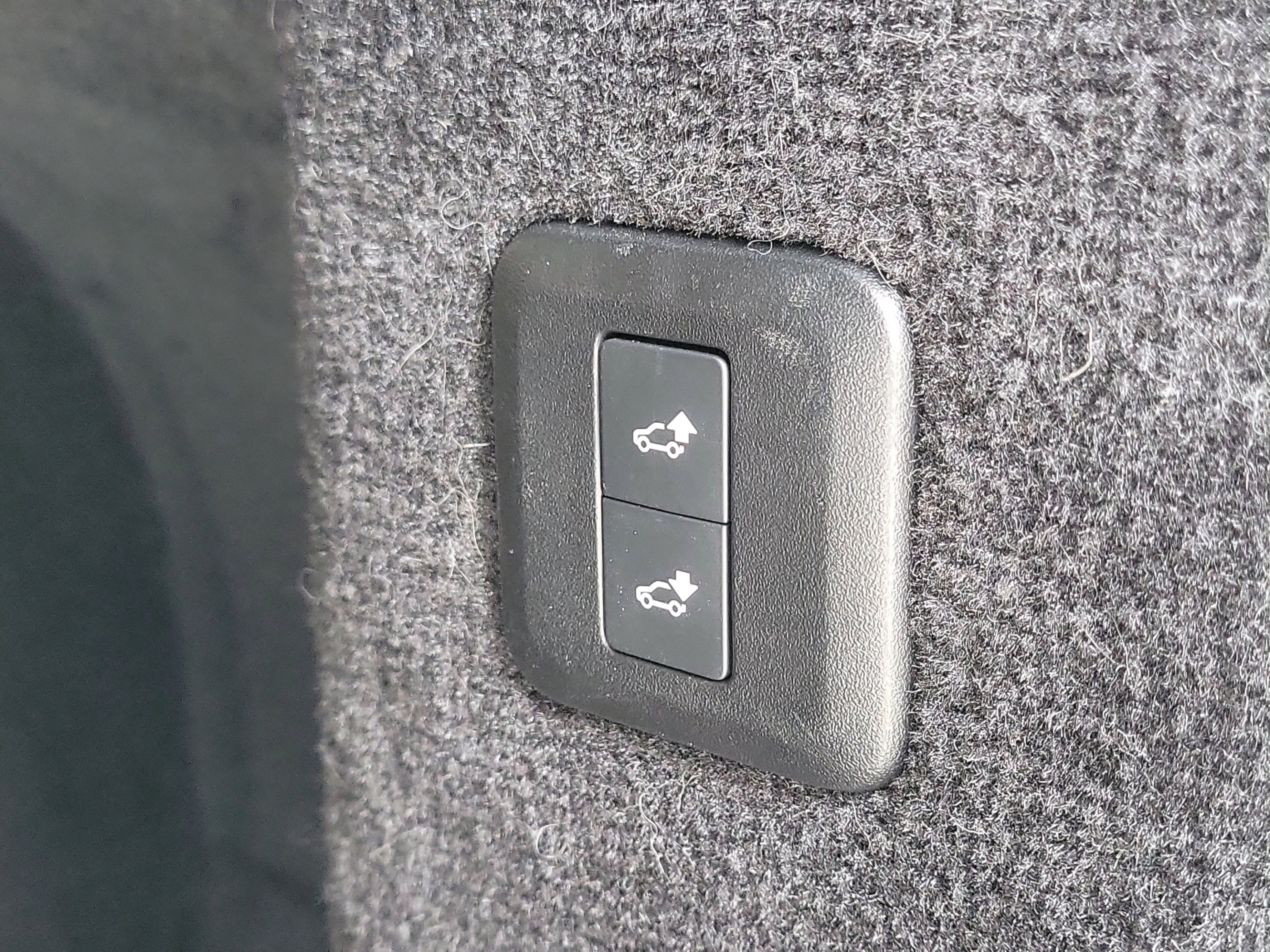 Used 2022 Blue Land Rover HST image 8