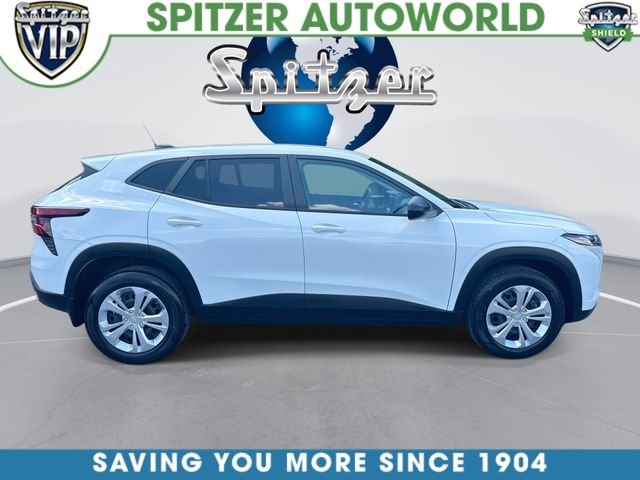 Used 2024 White Chevrolet LS image 11