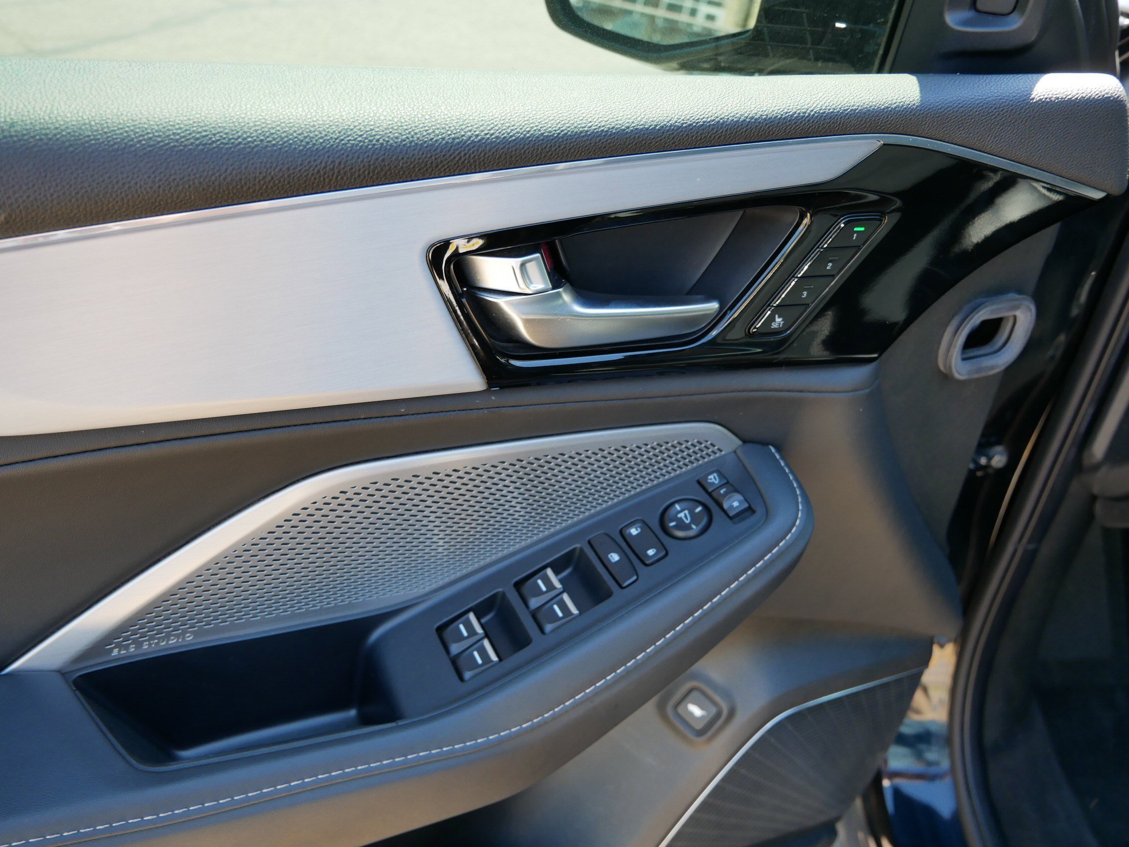 Used 2024 Majestic Black Pearl Acura w/Technology Package image 21