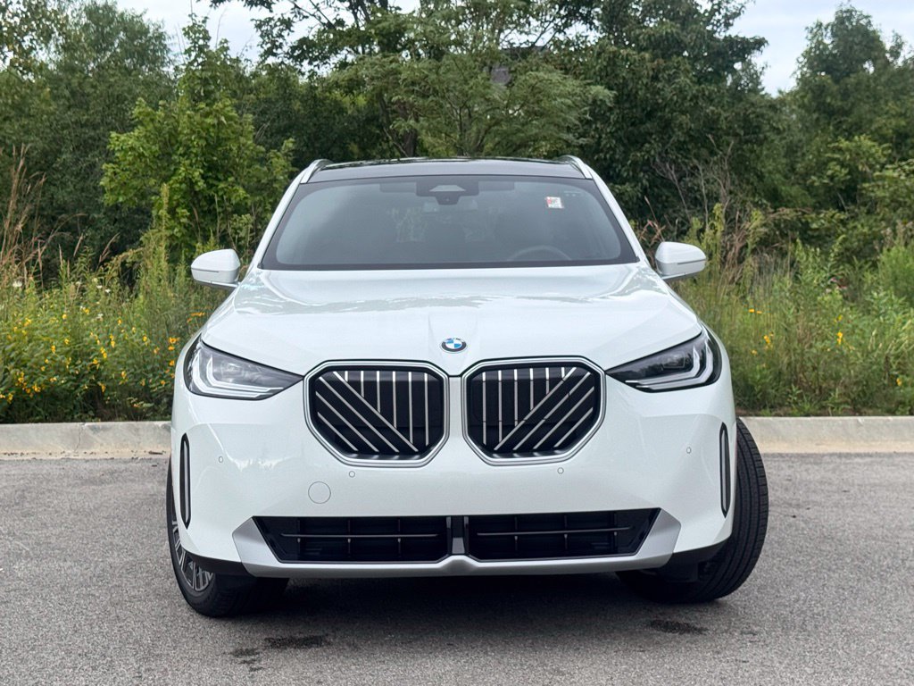 New 2026 Alpine White BMW 30 xDrive image 2