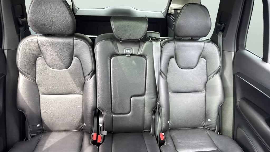 Used 2020 Gray Volvo T6 Momentum 7 Passenger image 33