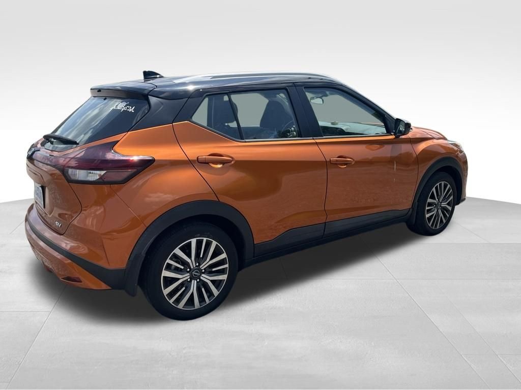 Used 2023 Orange Nissan SV image 14