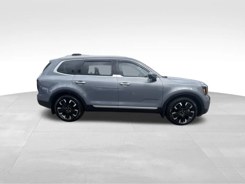 Used 2023 Silver Kia SX-Prestige image 8