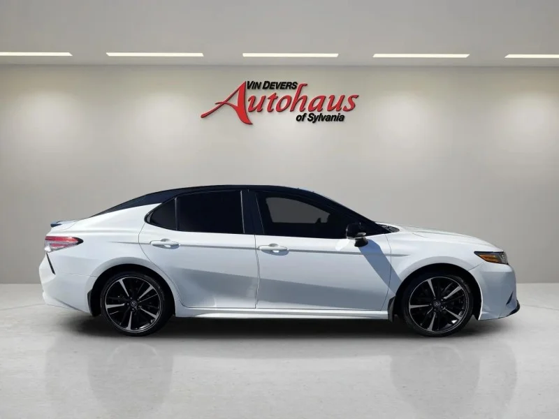 Used 2019  Toyota XSE image 8
