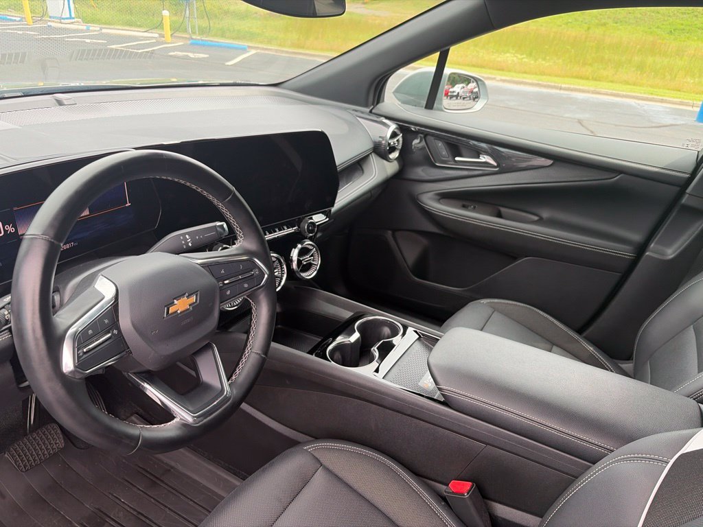 Used 2024 Sterling Gray Metallic Chevrolet LT image 18