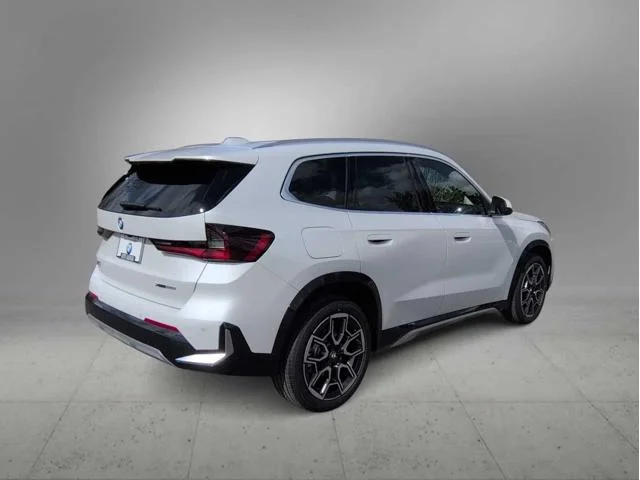 New 2026 Mineral White Metallic BMW xDrive28i image 8